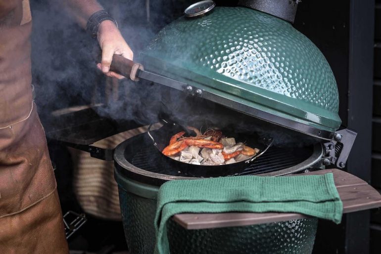 Ça chauffe à L'ESSENTIEL, avec le Big Green Egg !