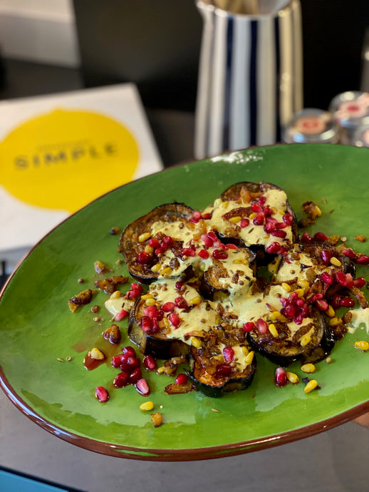 Aubergines rôties, sauce yaourt et curry à la Ottolenghi